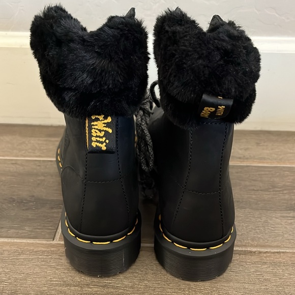 NEW DR MARTENS 1460 Serena Collar Streeter Boots
Women’s Size 8 - Picture 6 of 8